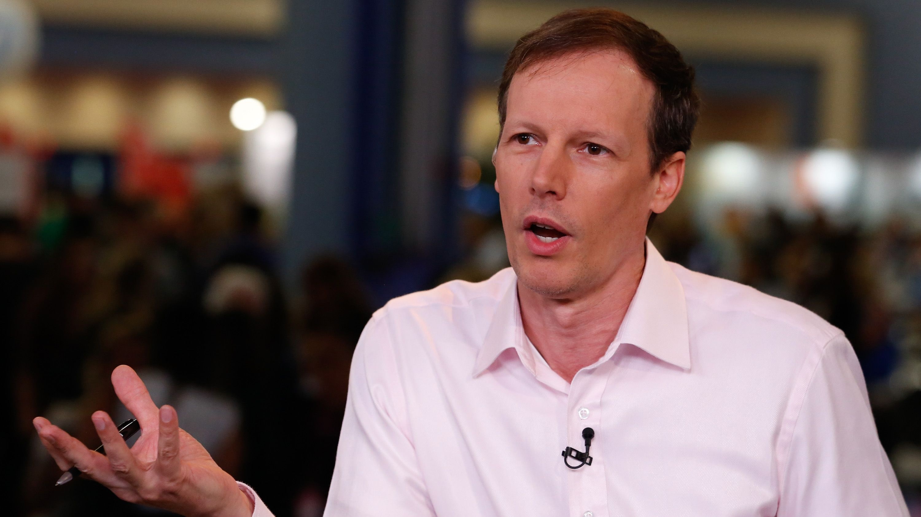 ty phu USD quyen tien chong dich anh 7