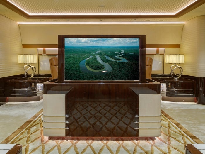 may bay lon nhat the gioi anh 3