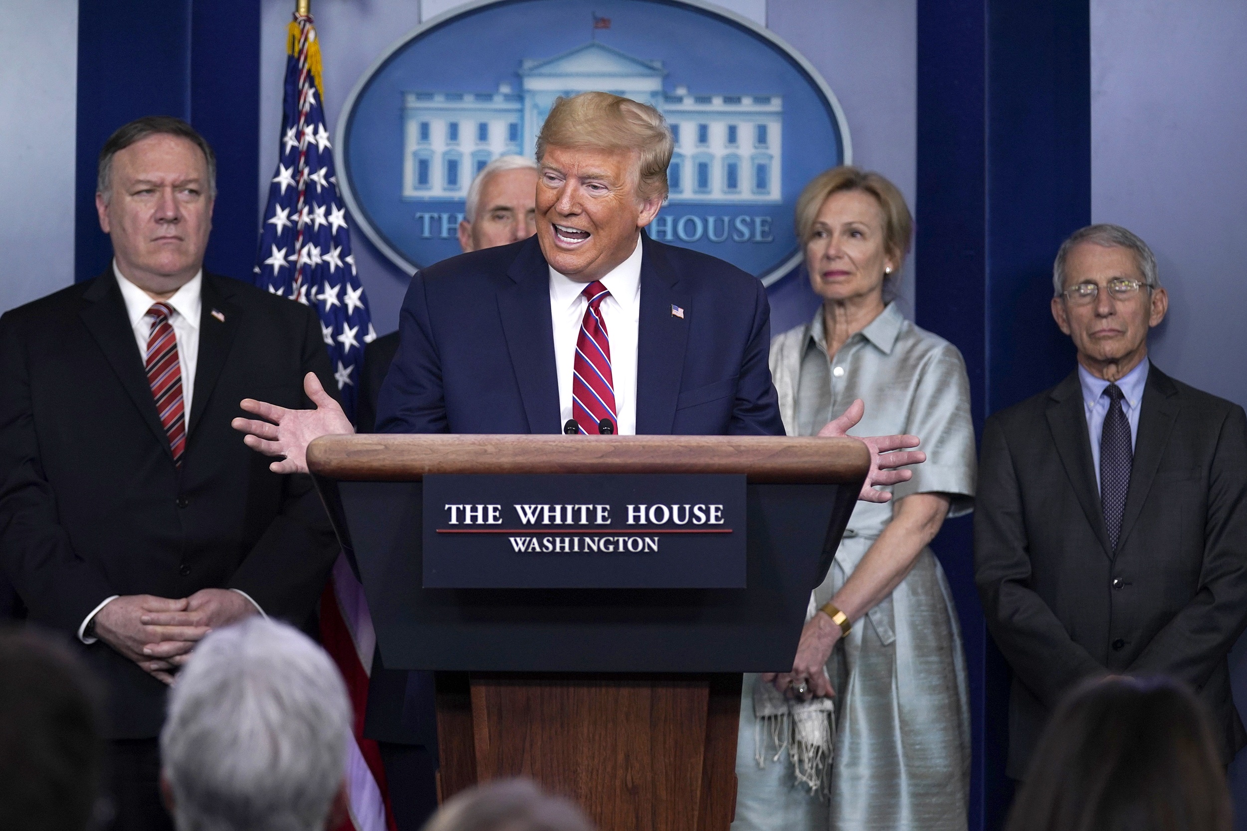 Trong mot thang, tai san cua Tong thong Trump sut 1 ty USD vi Covid-19 hinh anh