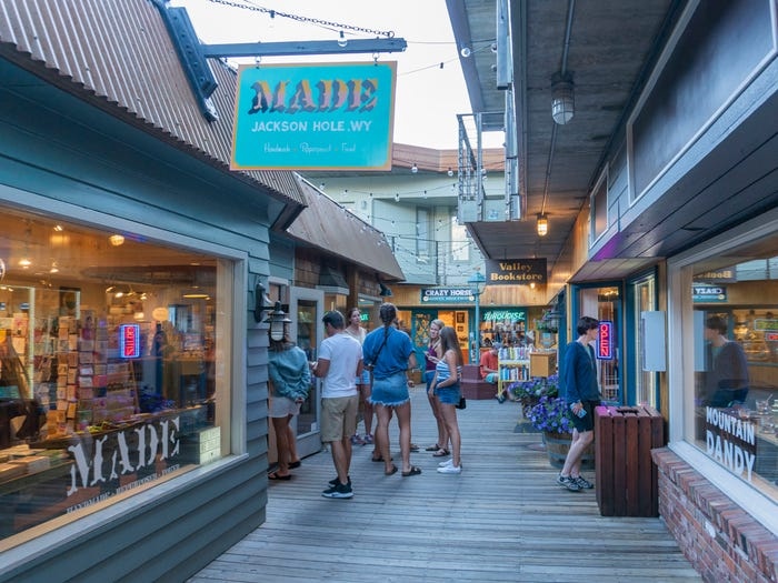 nha giau My trong dich Covid-19 anh 7