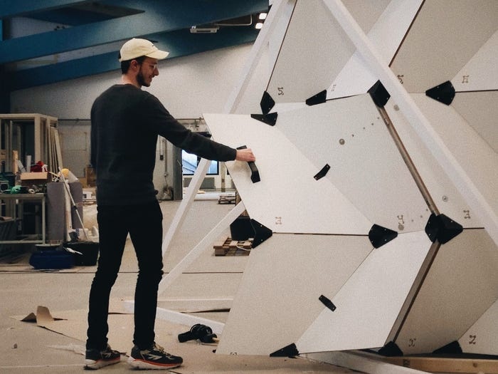 nha tren mat trang anh 2