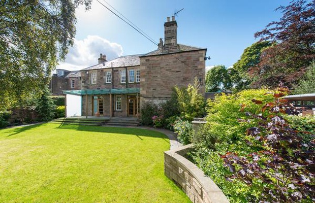 biet thu cua nha van anh 5