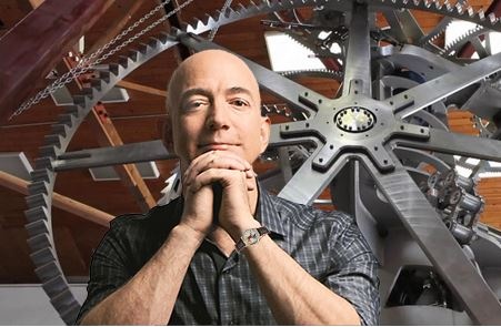 Chiec dong ho khong lo trong nui cua ty phu Jeff Bezos hinh anh