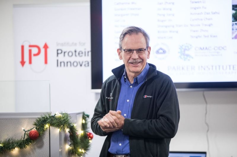 Chan dung giao su Harvard tro thanh ty phu hinh anh