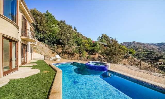 Ariana Grande anh 10