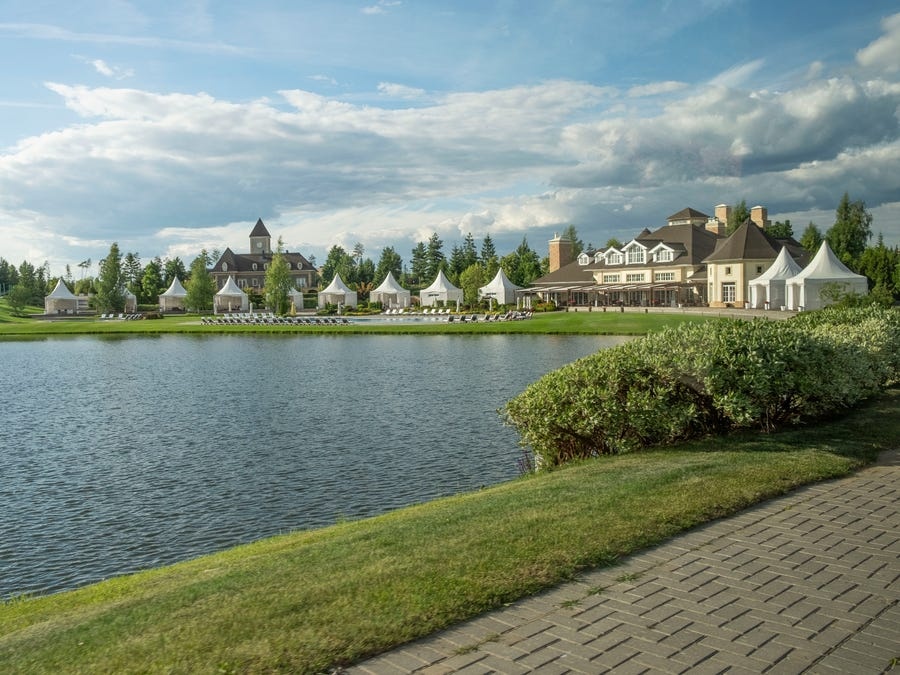 Bat dong san xa xi ua thich cua cac ty phu Nga hinh anh