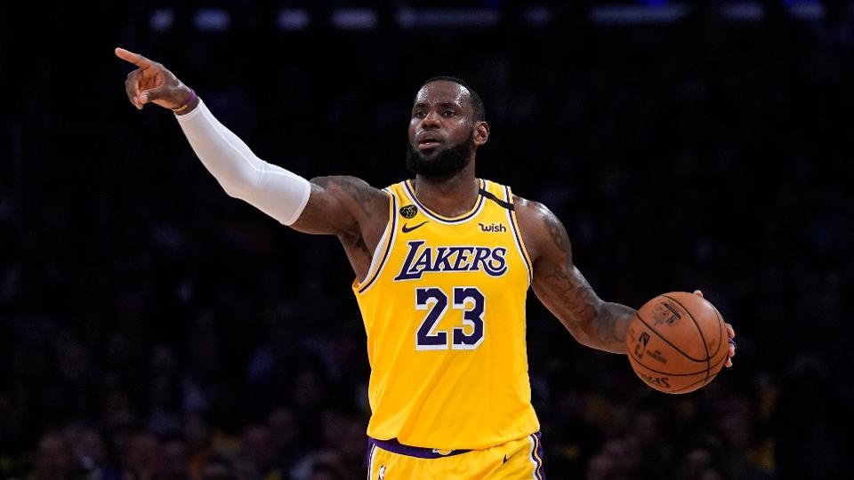 Ben trong biet thu 39 trieu USD cua sieu sao bong ro LeBron James hinh anh