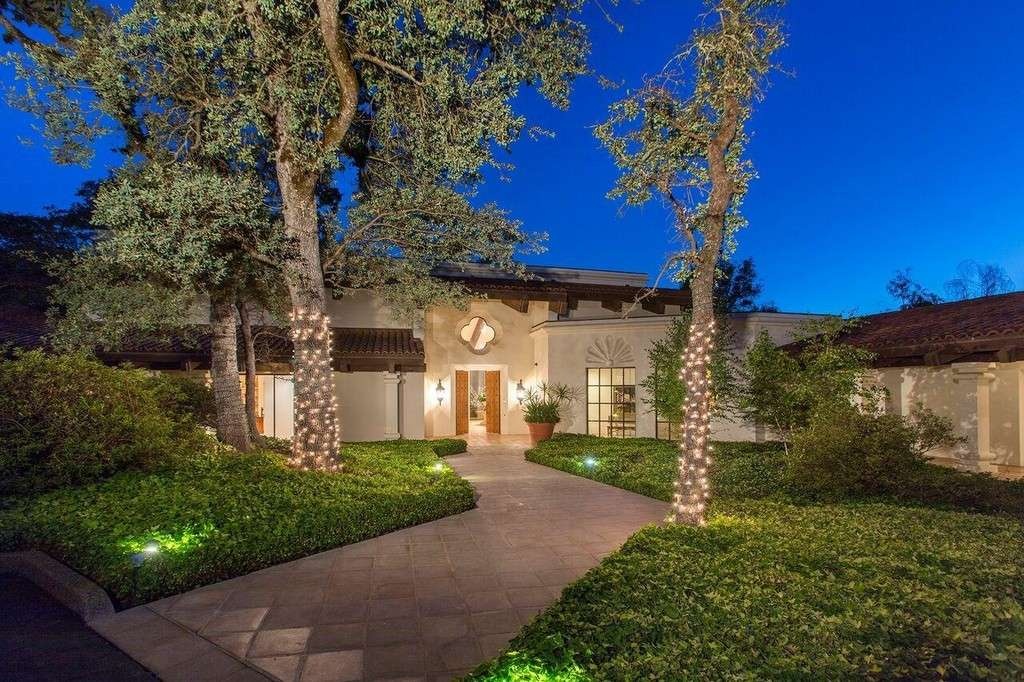 Biet thu sang trong 3,7 trieu USD cua thong doc California hinh anh