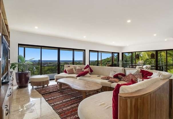 Liam Hemsworth anh 4