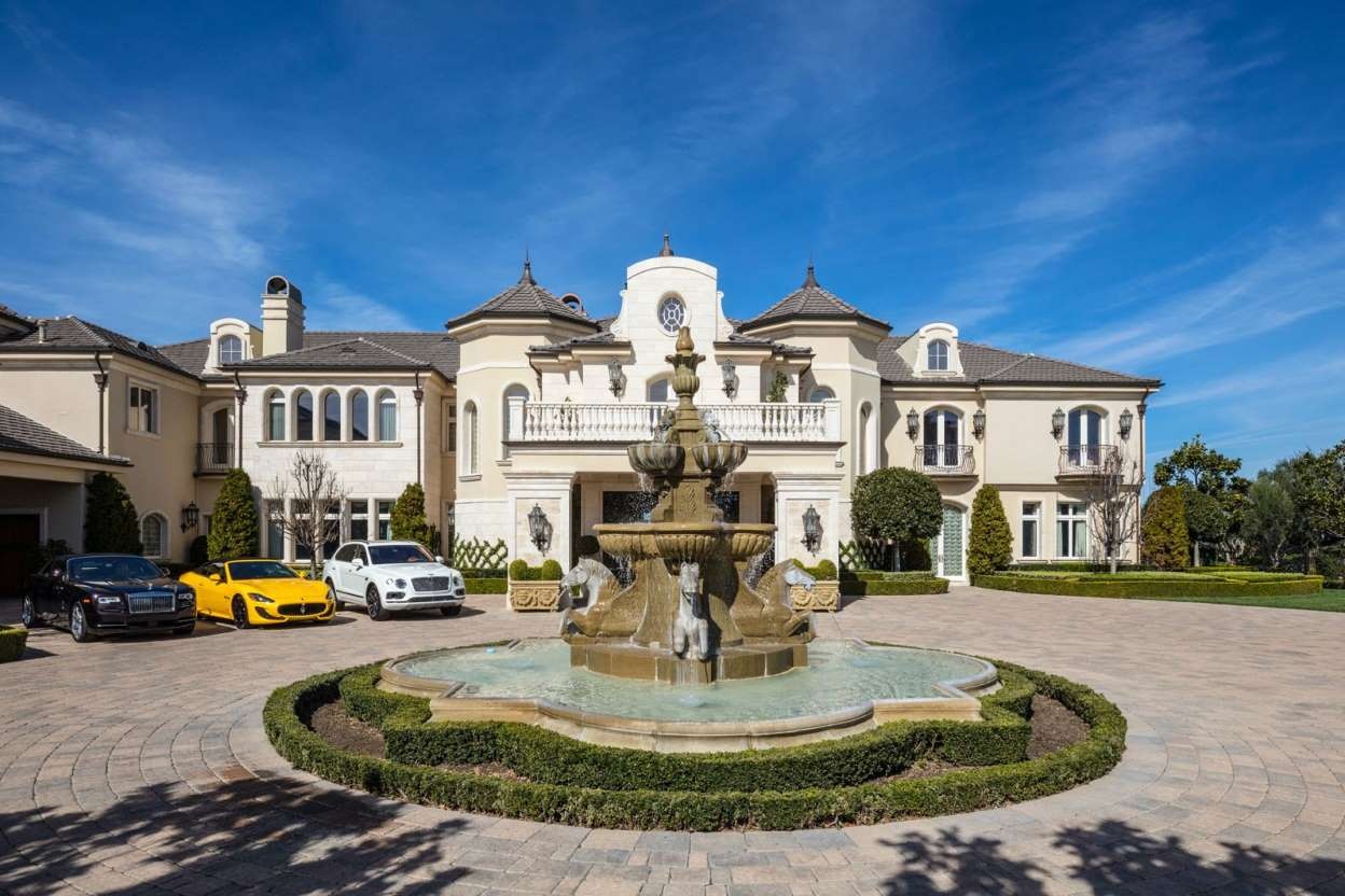 Ben trong biet thu 12,6 trieu USD cua thai tu Han Quoc hinh anh