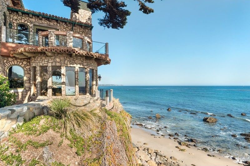 Biet thu cheo leo tren vach da cua ty phu cong nghe My hinh anh