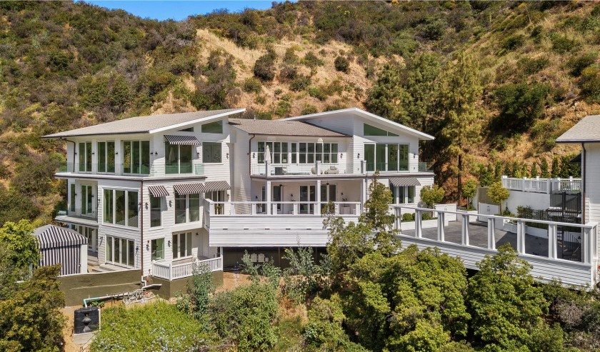 Biet thu 12,8 trieu USD duoc rapper goc Viet thue song hinh anh