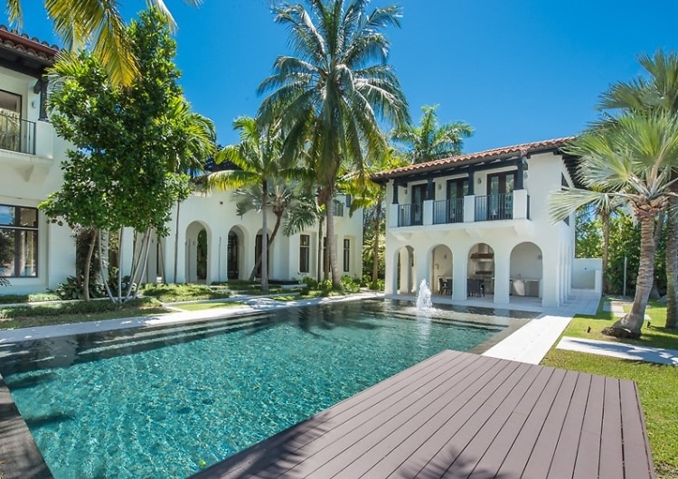 Ben trong biet thu 23,5 trieu USD cua sieu mau Karlie Kloss hinh anh