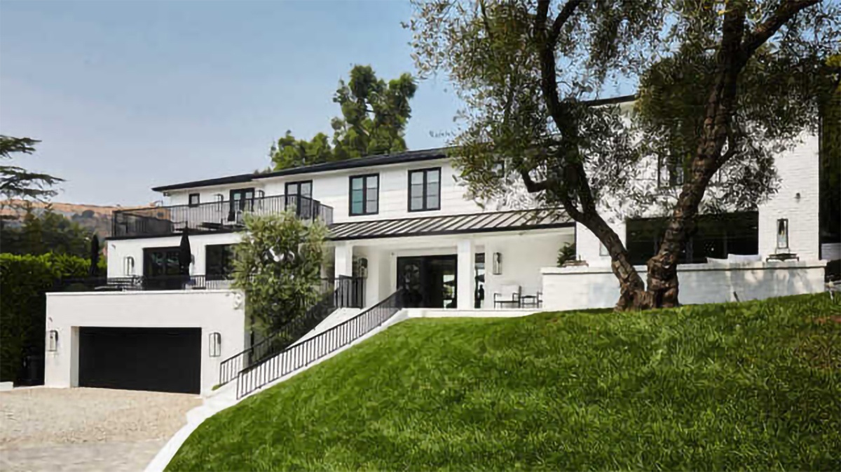 Rihanna mua biet thu 13,8 trieu USD hinh anh