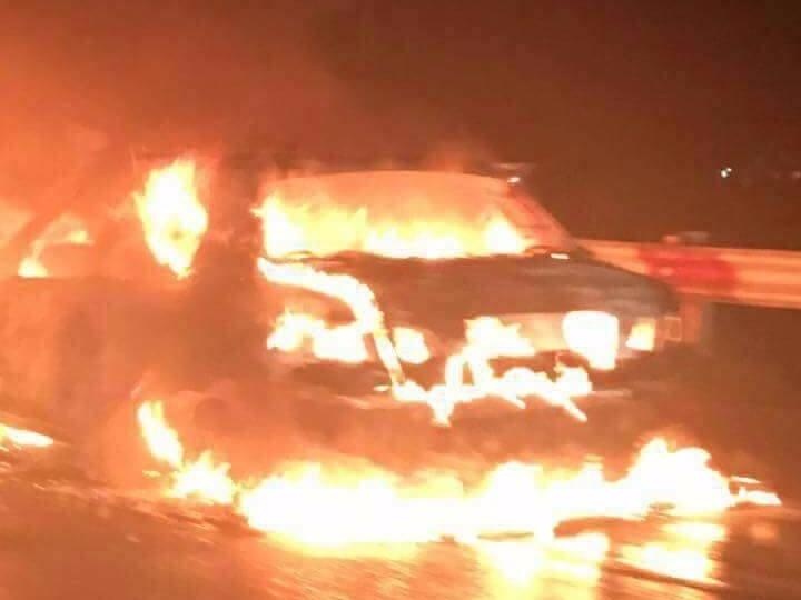 Xe bon cho boc chay, chu xe roi khoi hien truong hinh anh