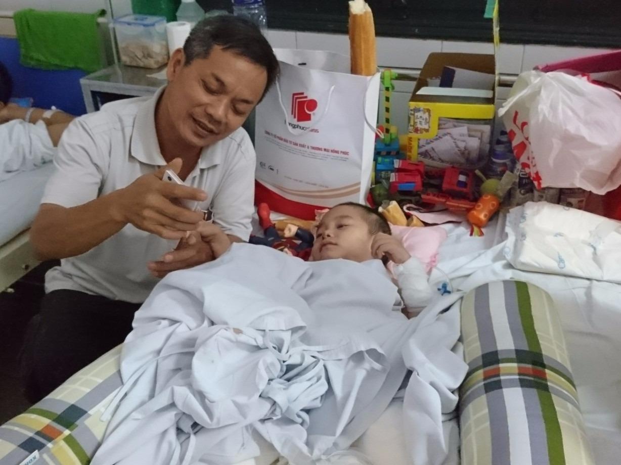 Ky uc hai hung cua 2 me con vu hang tram m3 da do sap xuong nha hinh anh