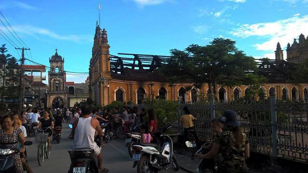 cháy nhà thờ Trung Lao ảnh 2 chay nha tho Trung Lao anh 2