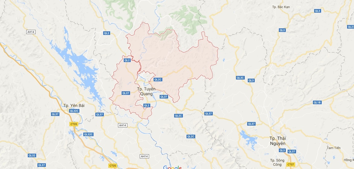 Phat hien thi the 3 thanh nien troi dat duoi suoi hinh anh