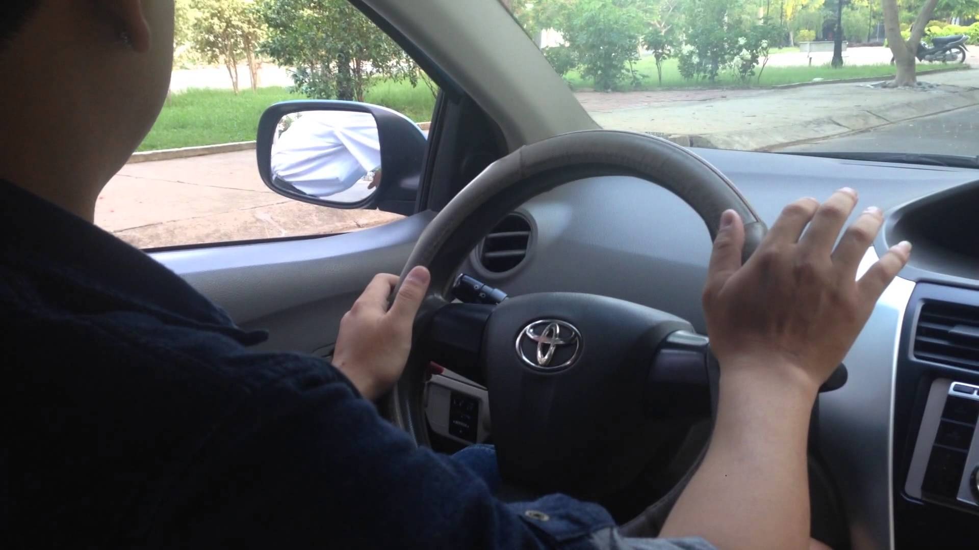 Bat 2 nghi pham tan cong tai xe cuop taxi gan khu du lich hinh anh