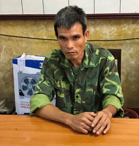 Chau gai 7 tuoi bi ong chu gio tro doi bai hinh anh