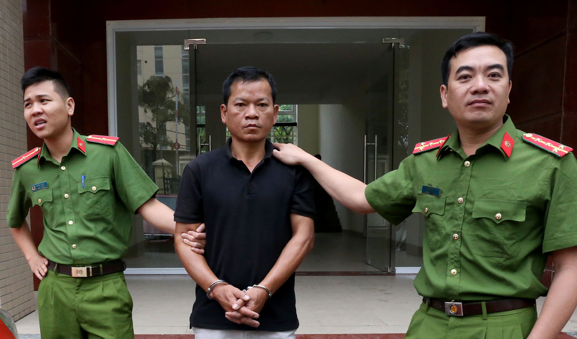 Manh moi bat nghi pham giet nam sinh roi giau xac phi tang hinh anh
