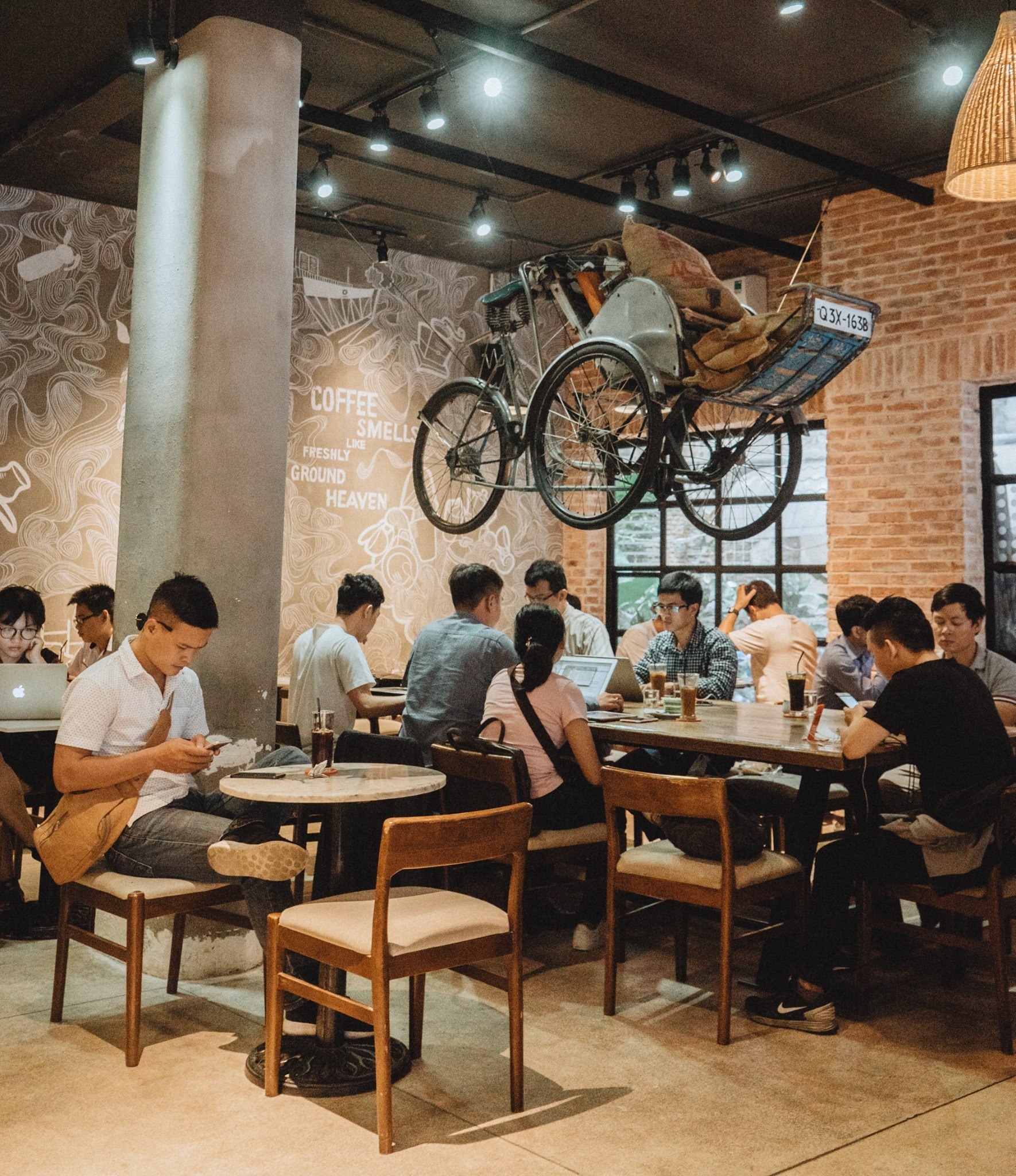 The Coffee House chuyen quan ca phe sang ban tra sua hinh anh