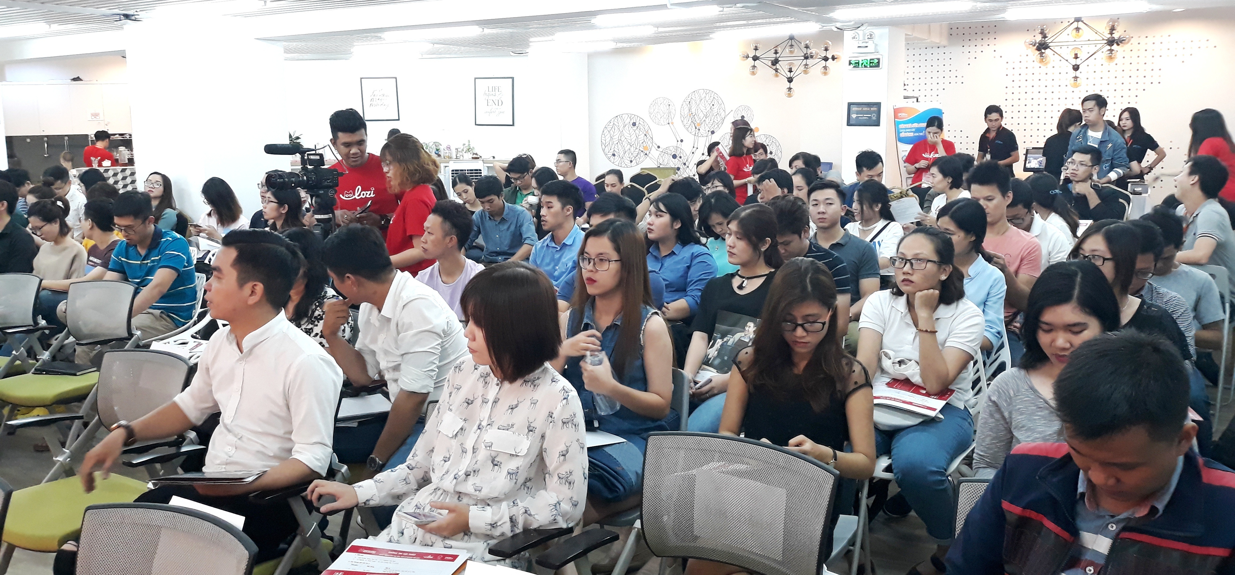 vì sao trà sữa mở dày đặc ở Sài Gòn ảnh 3 vi sao tra sua mo day dac o Sai Gon anh 3