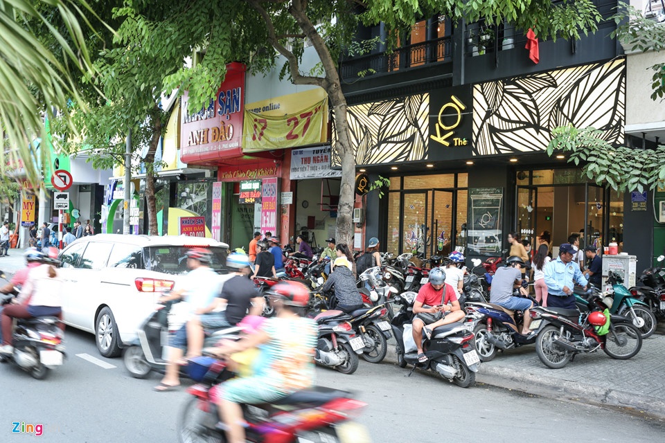 Vi sao quan tra sua no ro o trung tam Sai Gon va duong Phan Xich Long? hinh anh