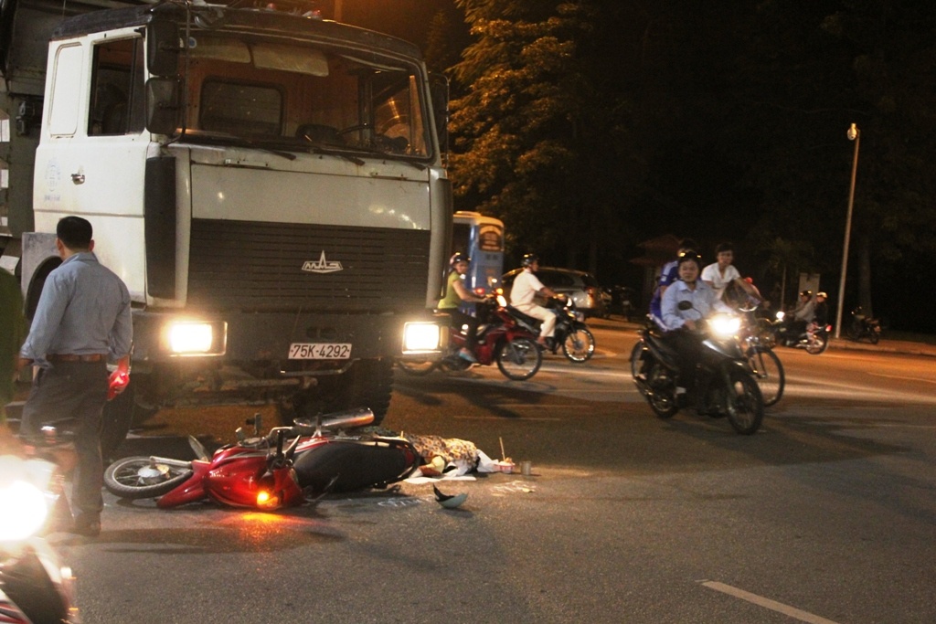 Tu nan tren duong vao tham nguoi than nam vien hinh anh