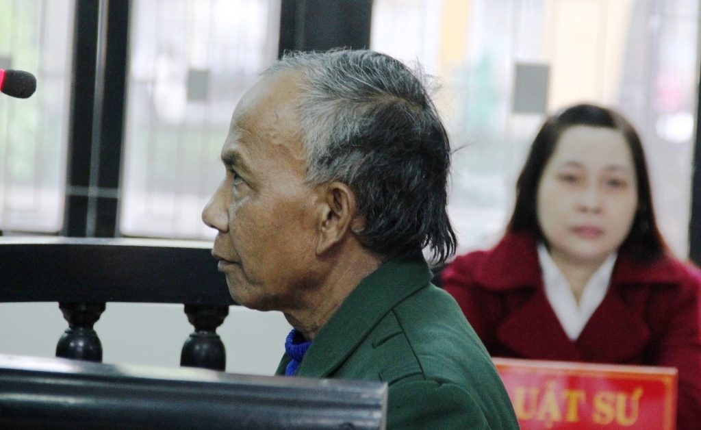 Ong lao 67 tuoi khong duoc giam an vi lam 'chuyen bay' hinh anh