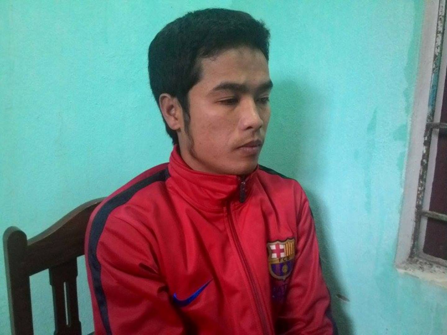 Ten trom bi bat sau 300 km bo tron hinh anh