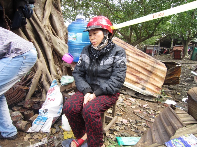 Tieu thuong khoc rong sau vu chay cho lon nhat tinh hinh anh