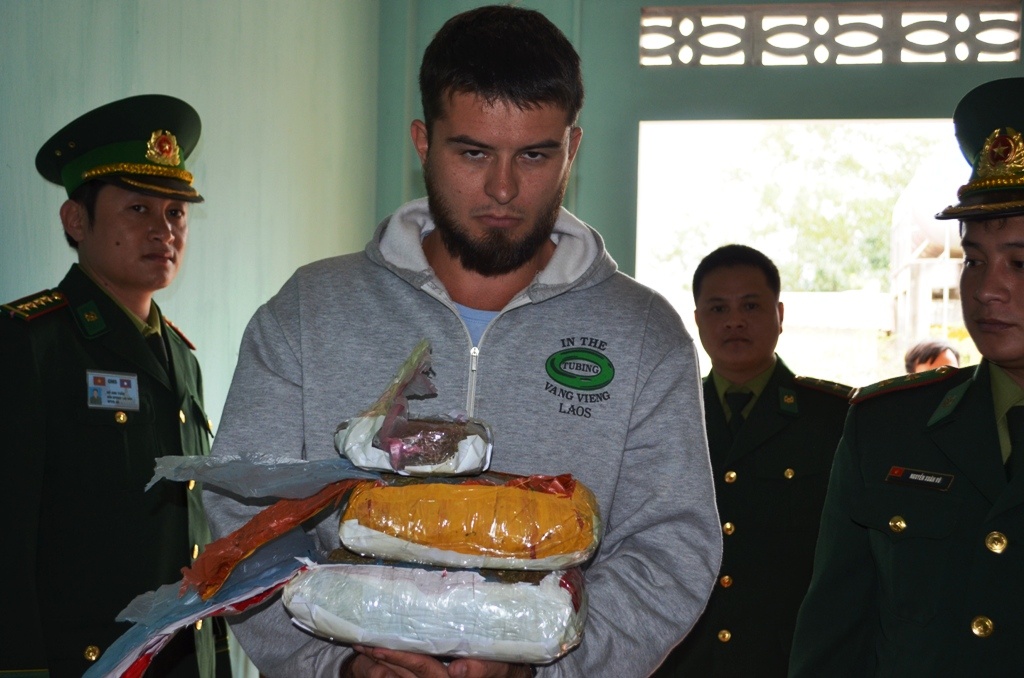 Ke buon ma tuy bi Interpol truy na sa luoi tai Quang Tri hinh anh