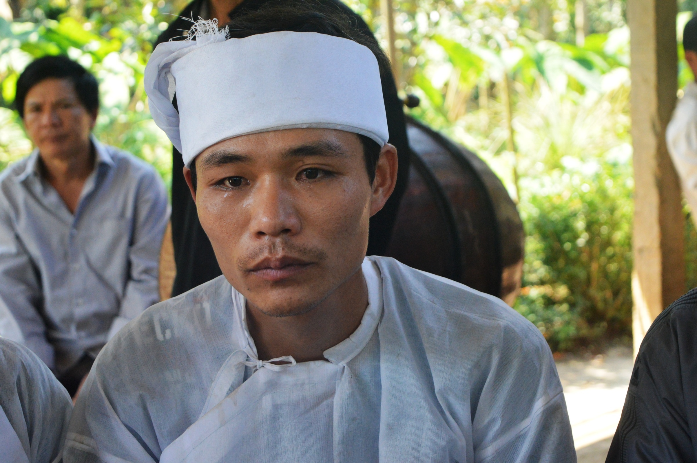 Nguoi than ke phut me con san phu chet trong phong sinh hinh anh