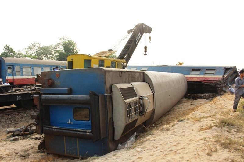 Vào khoảng 22h ngày 10/3, tại tuyến đường sắt ở km639 thuộc địa phận xã Hải Lâm (huyện Hải Lăng, tỉnh Quảng Trị) đã xảy ra vụ tai nạn đường sắt nghiêm trọng làm 3 toa tàu bị lật khiến 1 người chết, 5 người bị thương.