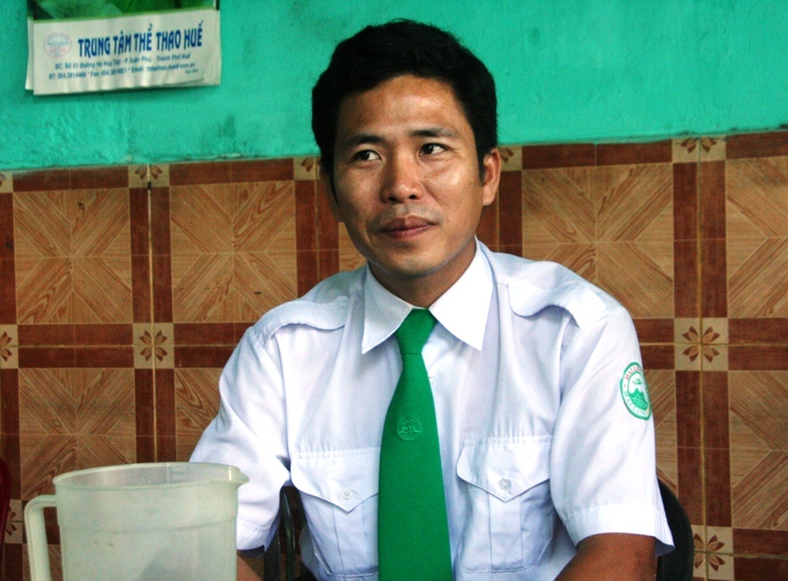 Tai xe taxi tra lai 50 trieu dong cho khach hang de quen hinh anh