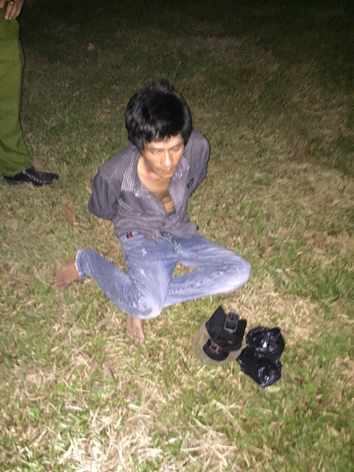 Thanh nien viet thu doa giet con hang xom de tong tien hinh anh