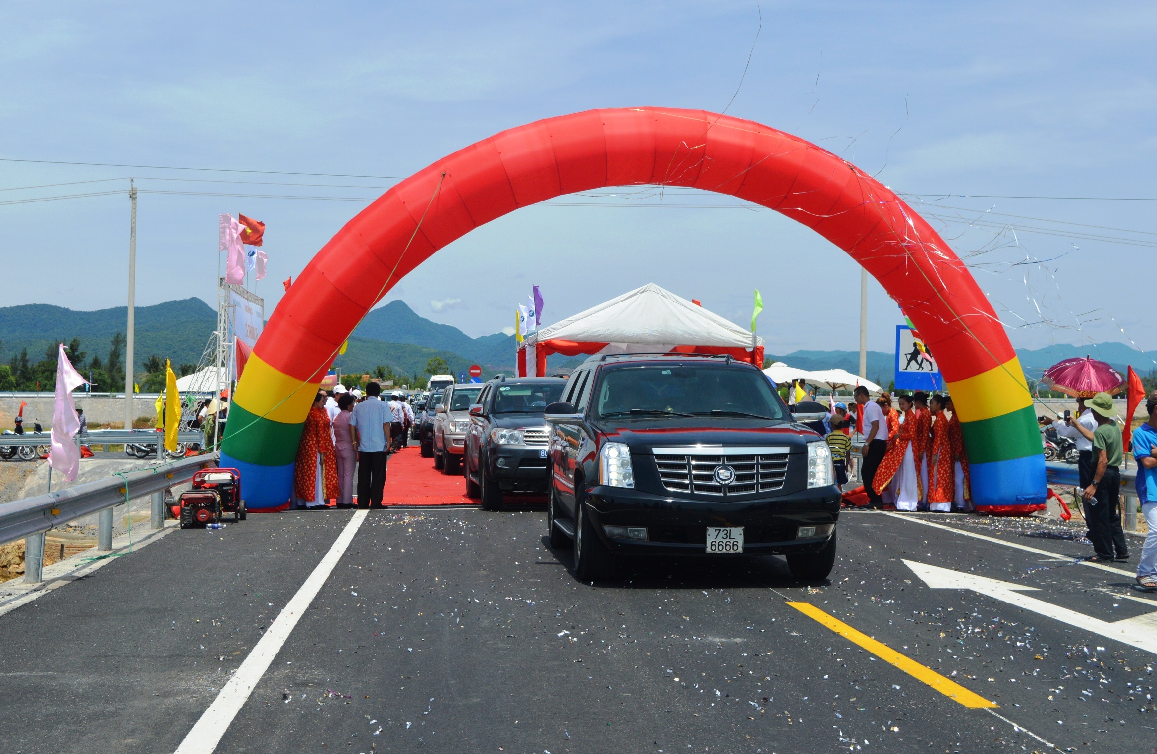 Quang Binh co them duong tranh lu quoc lo 1 dai hon 30 km hinh anh