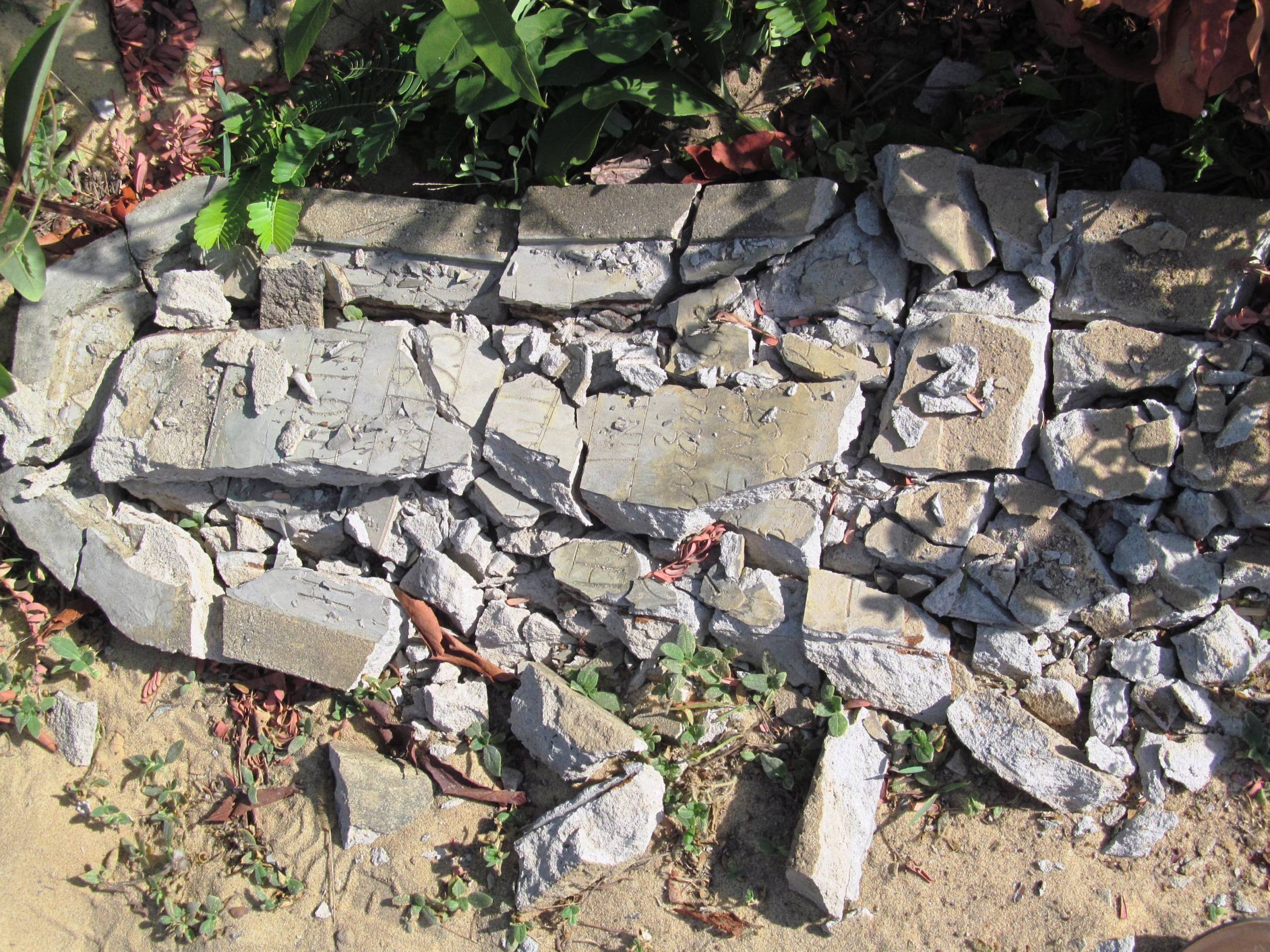 Thieu nien 16 tuoi dap pha 20 bia mo lay sat ban hinh anh