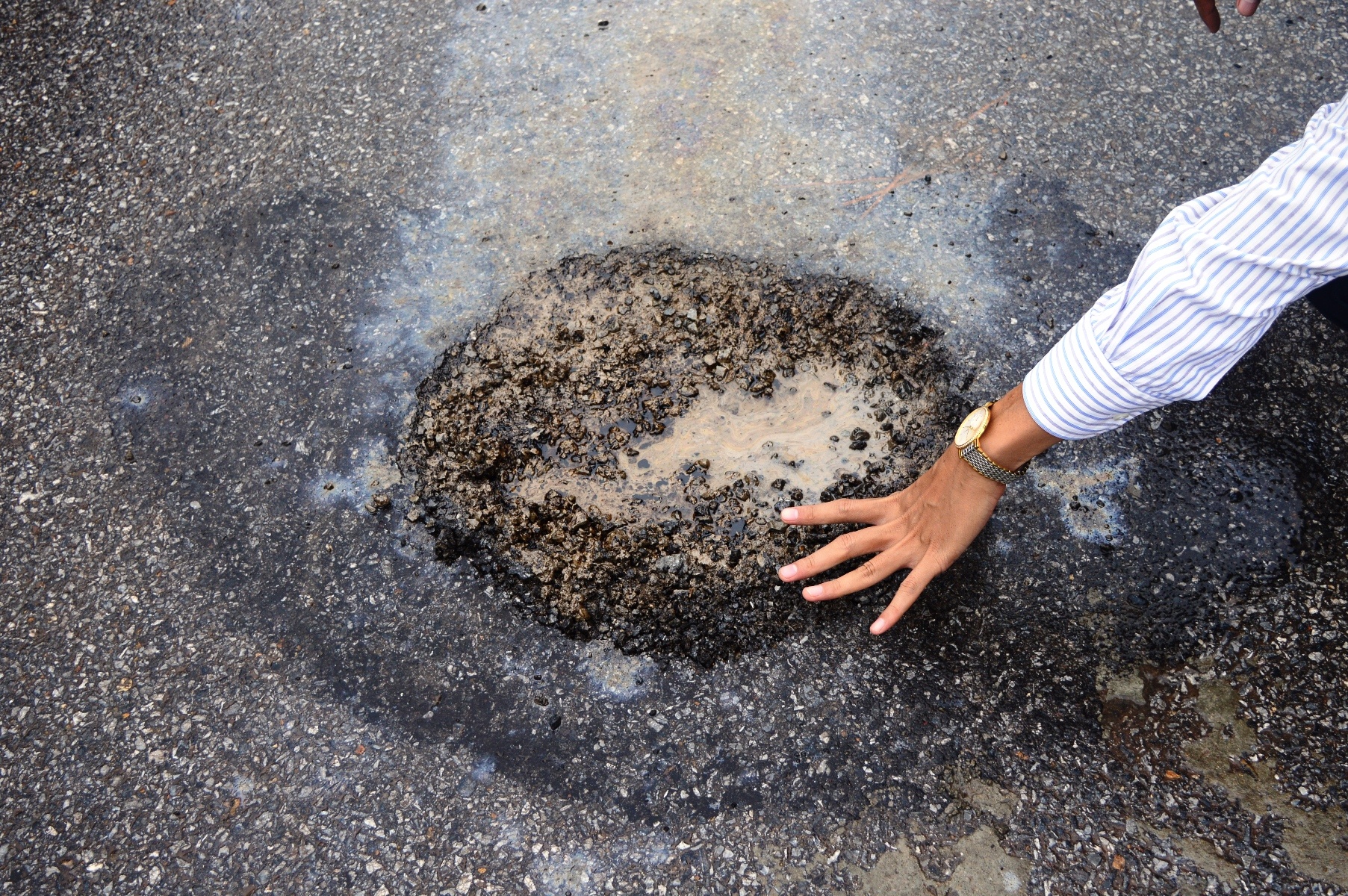 Xuat hien diem duong hong do 'chat long la' o Quang Binh hinh anh