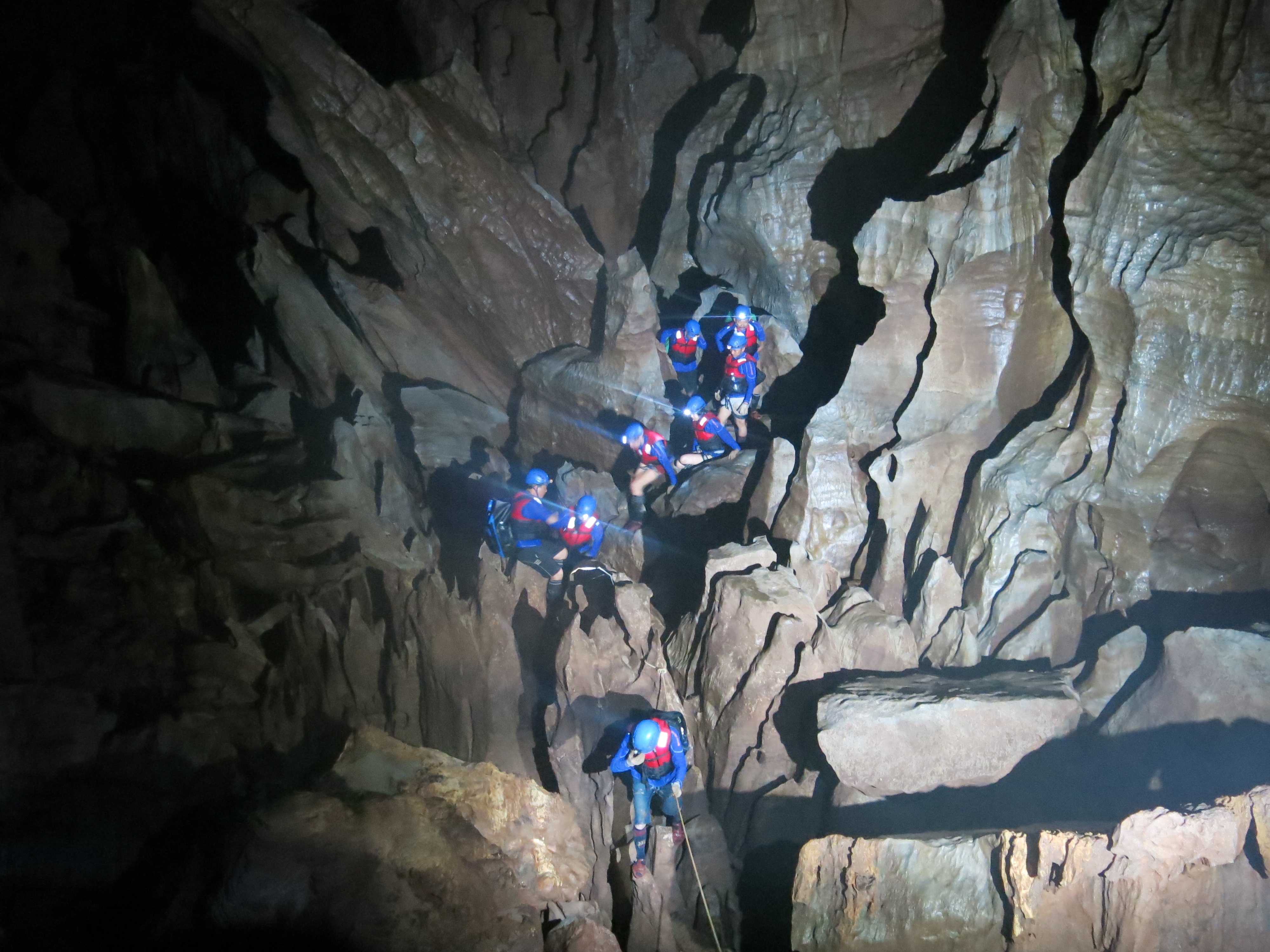 Trai nghiem de doi cung hanh trinh xuyen hang Toi hinh anh
