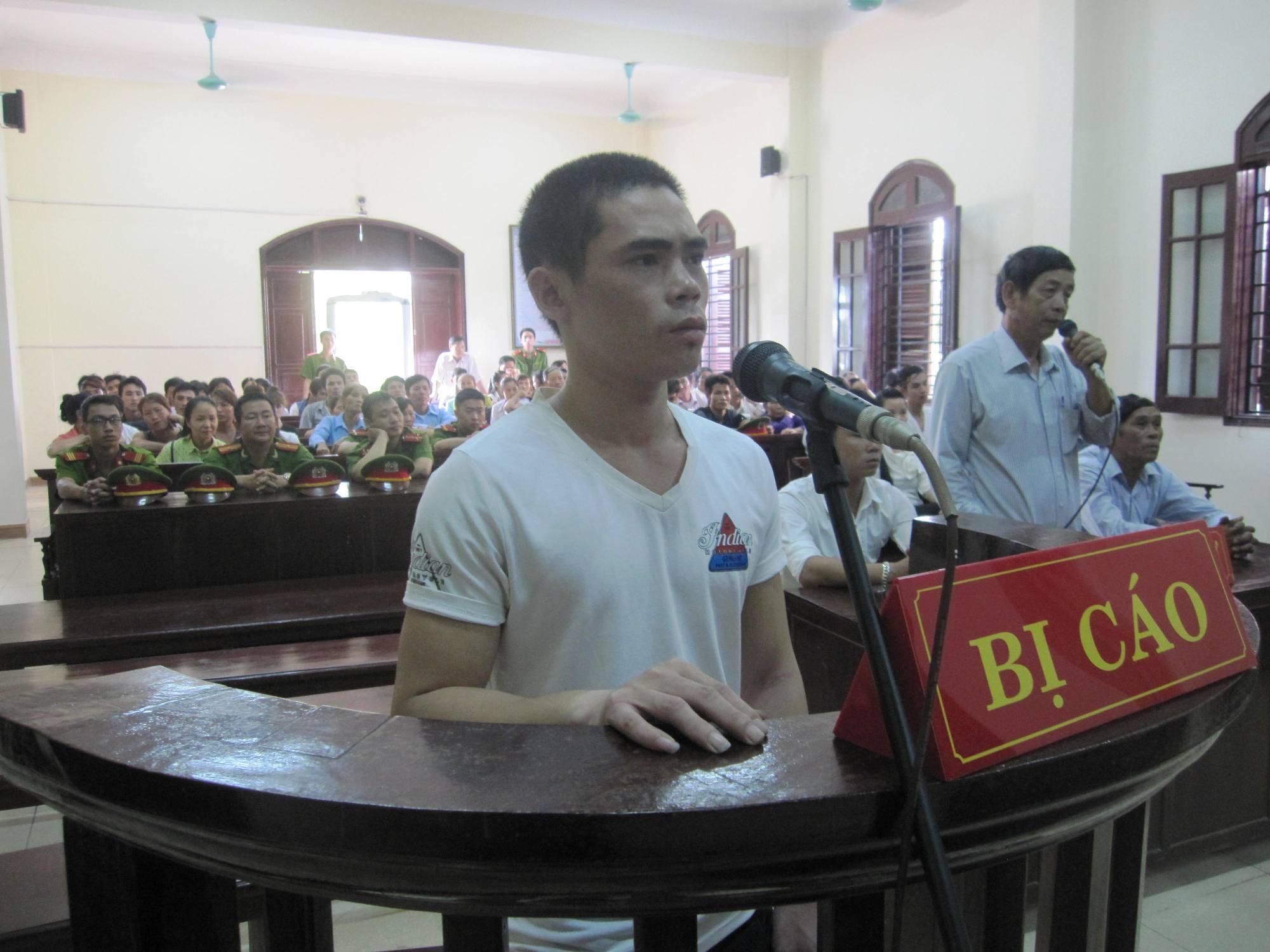 Ke dam chet co giao khoc nuc no tai toa hinh anh