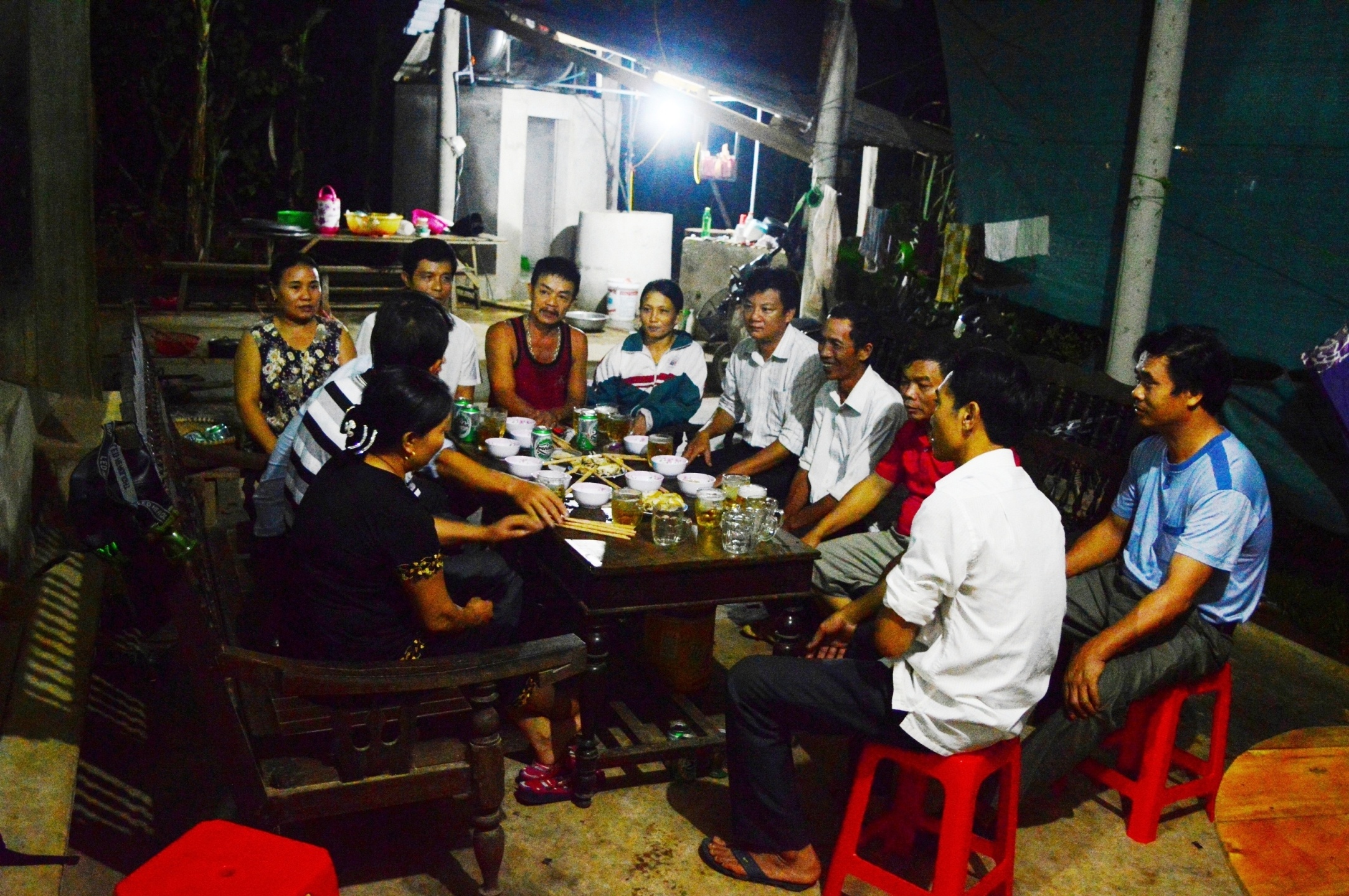 Dan lang keo den chung vui voi Bui Kieu Nhi hinh anh