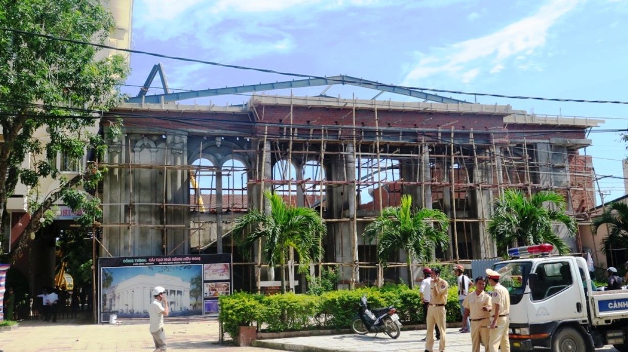 Can cau gay doi, 1 nguoi tu vong tai cho hinh anh