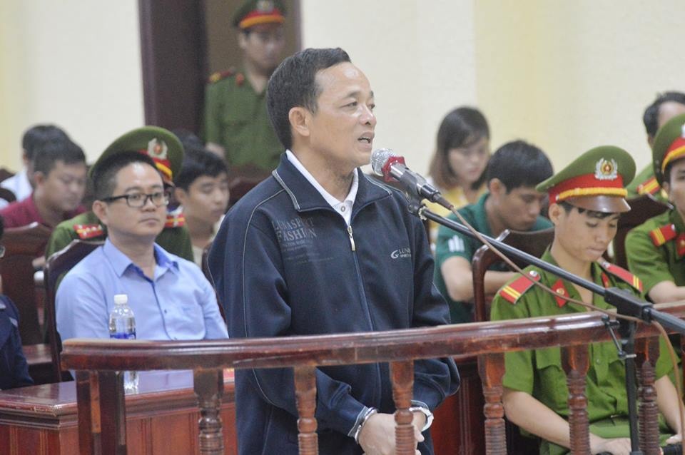 Nguyễn Văn Thuý nói lời sau cùng trước toà. Ảnh: Văn Được.