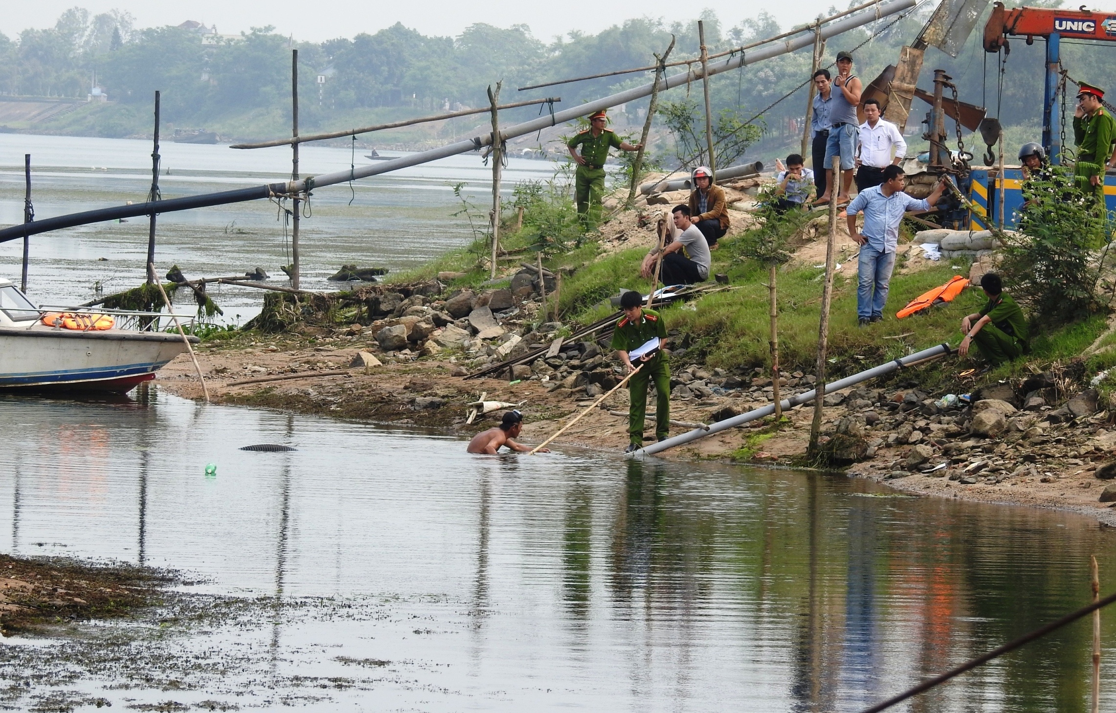 Thieu uy canh sat chet bat thuong khi lam nhiem vu hinh anh
