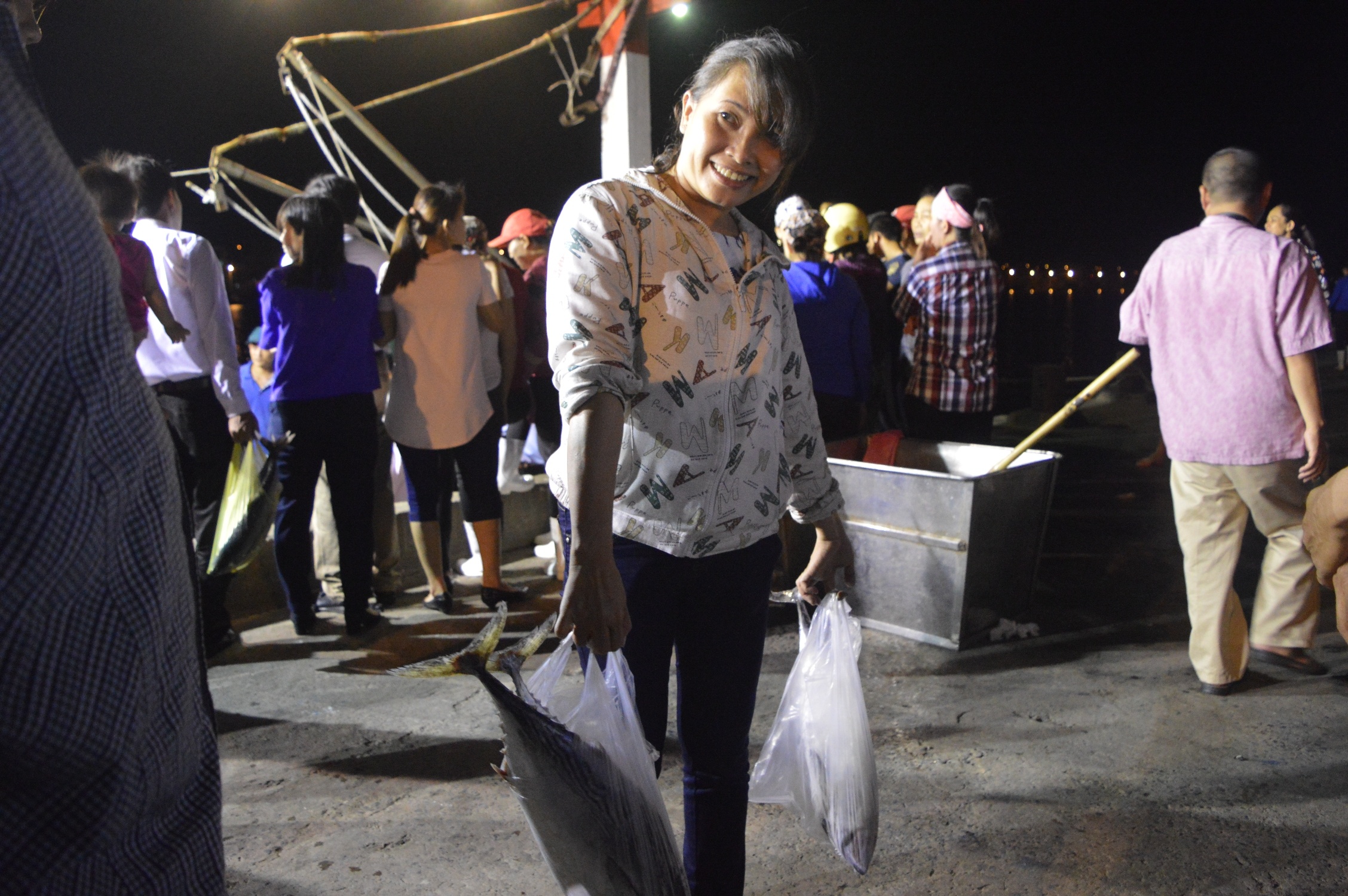 Bo truong an ca tren tau cua ngu dan anh 8