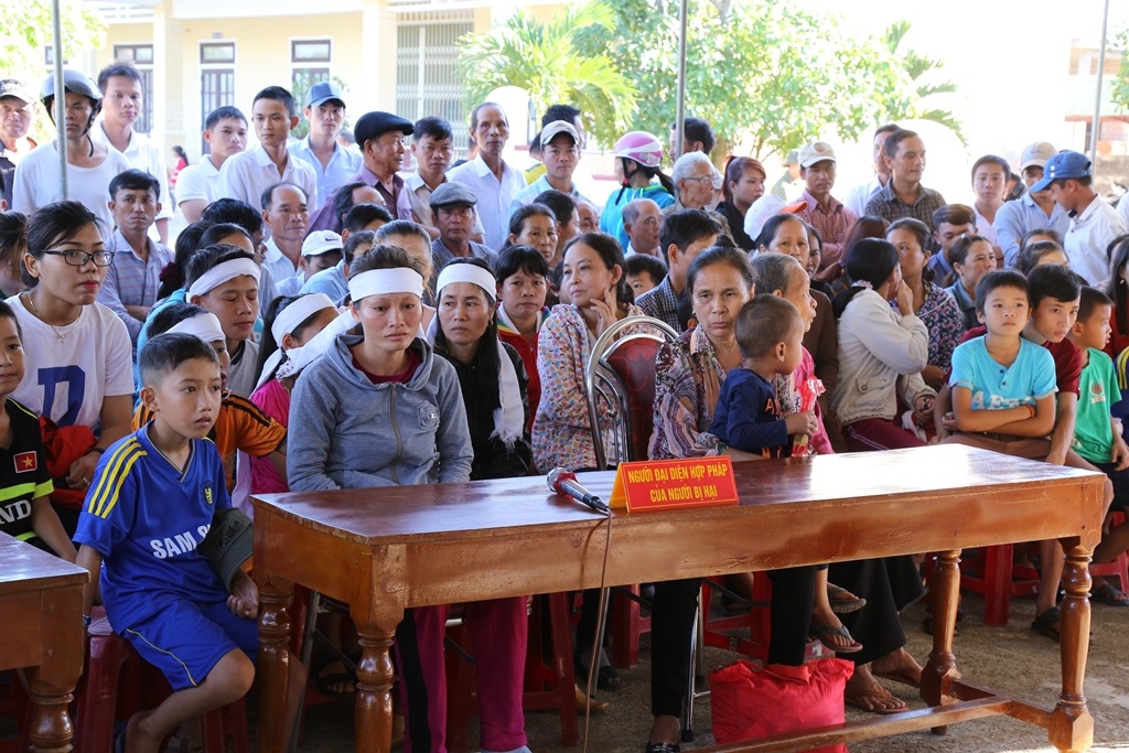 Chem chet tinh dich anh 1