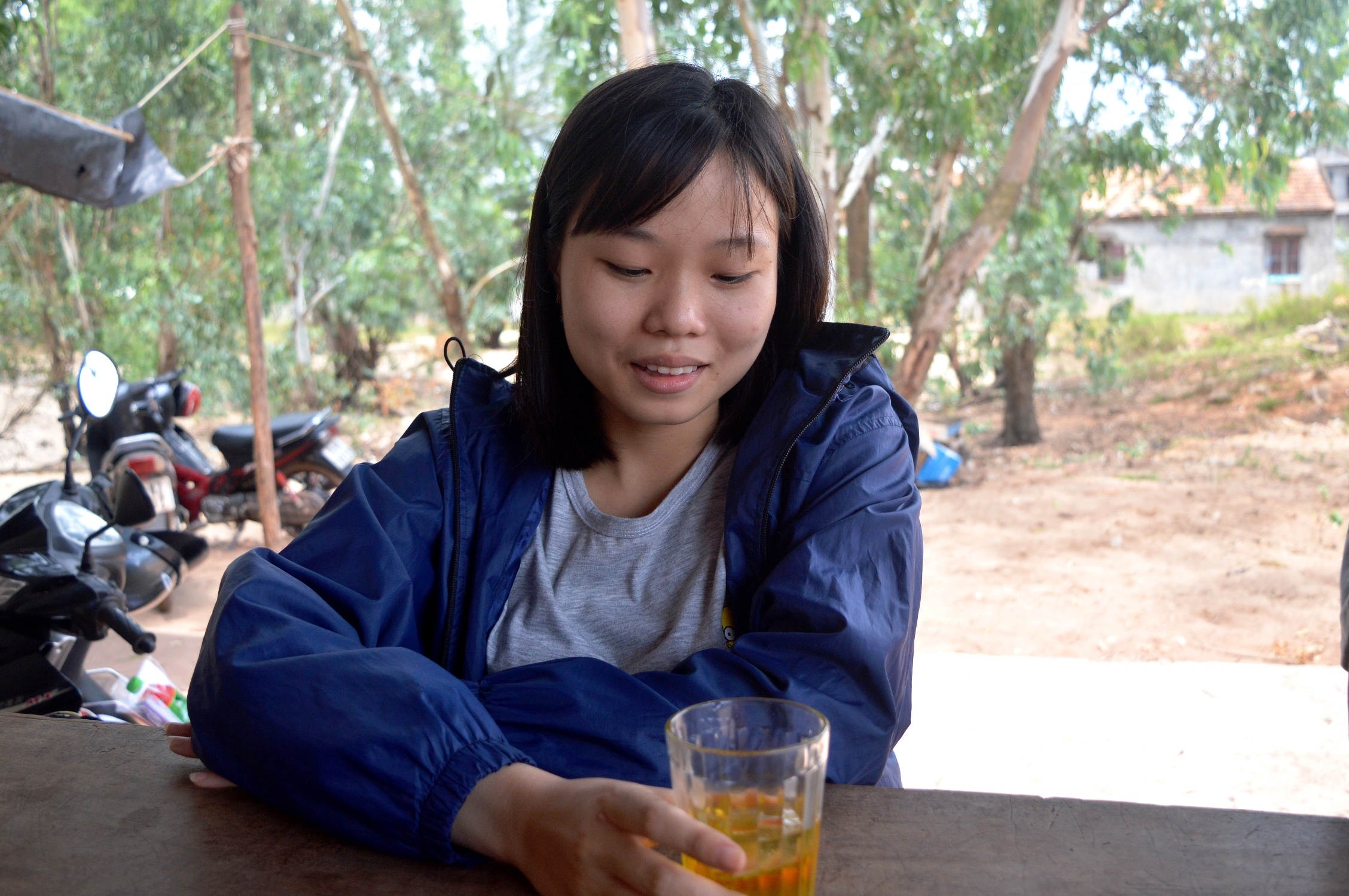 Nu sinh teo chan quyet do dai hoc anh 1