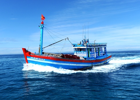 7 ngu dan mat lien lac sau khi duoc cuu vot tren bien hinh anh